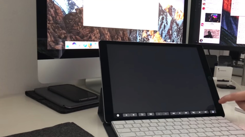 how to turn on macbook pro with touch bar